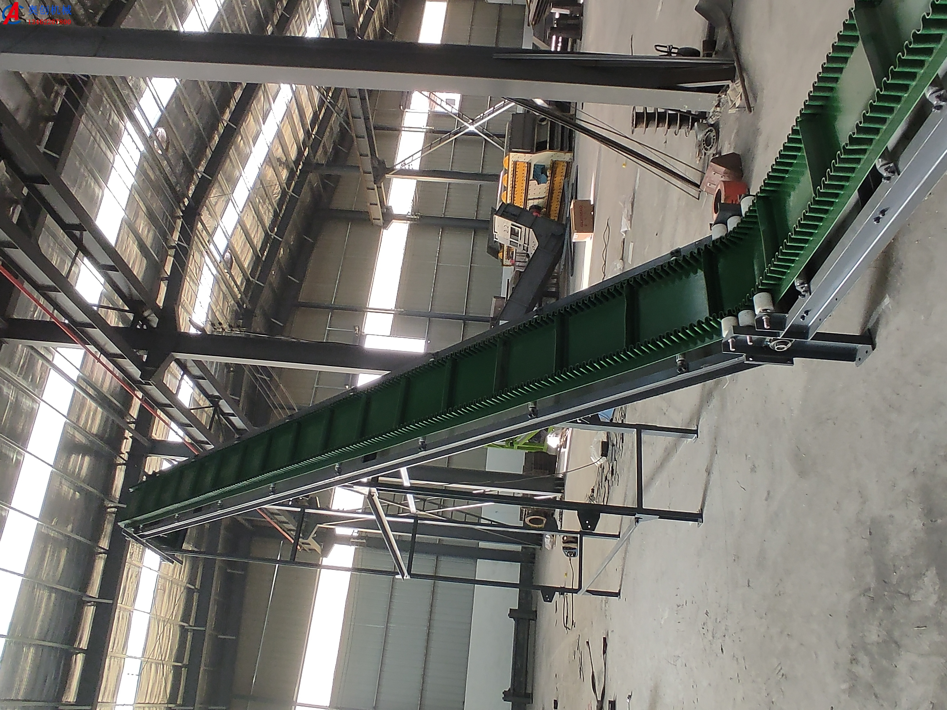 一家專注做各種型號各種機型的輸送機即振動篩的廠家.